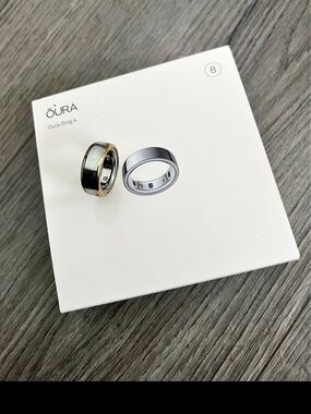 Oura Smart Ring in Silver with Gold Edge